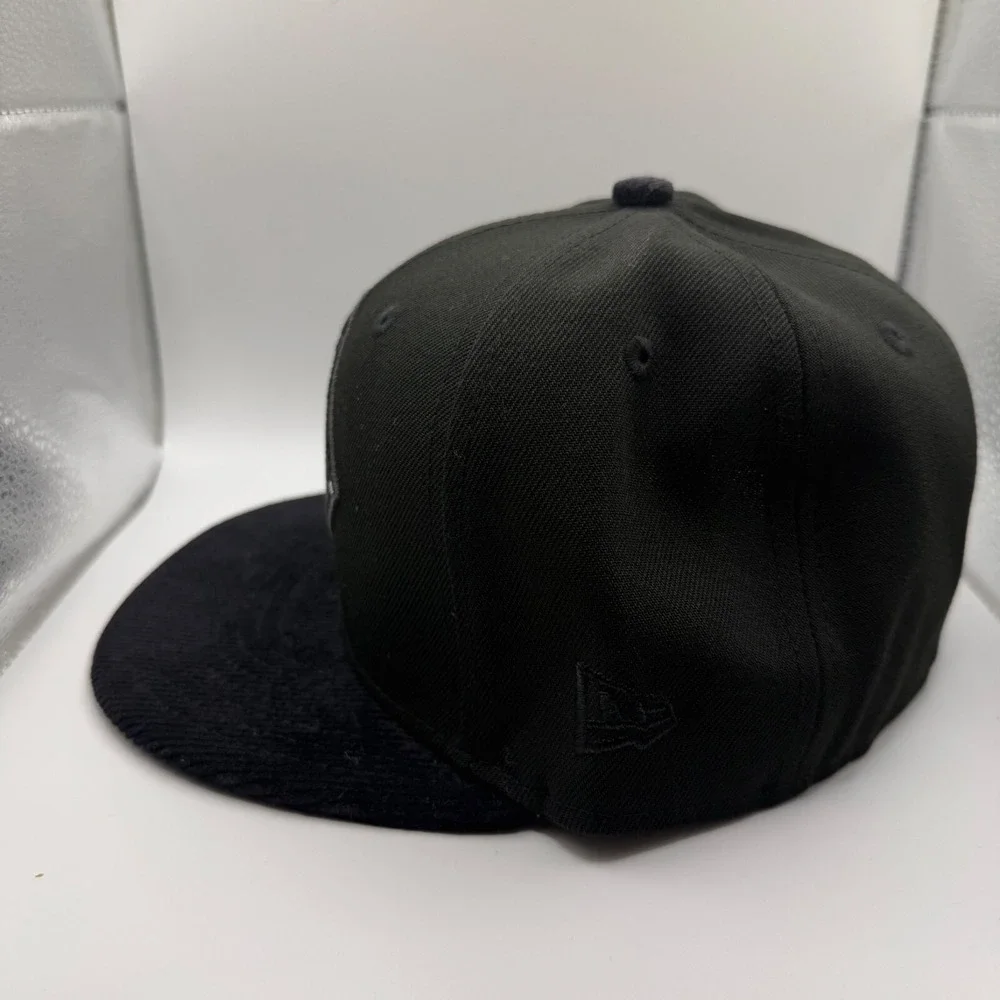 New Era 59Fifty Chicago White Sox Black‎ Corduroy Color Pack Hat 7 1/4 New